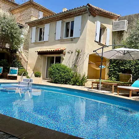 Holiday home Familial Climatise, Piscine Partagee Chauffee, Entre Mediterranee Et Cevennes, Proche Nimes, Uzes Et Pont Du Gard *