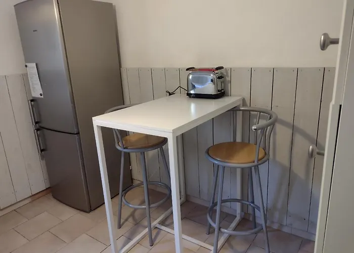 Familial 6 Personnes Climatise, Piscine Partagee Chauffee, Proche Nimes, Uzes, Pont Du Gard, Cevennes Дом отдыха Saint-Genies-de-Malgoires