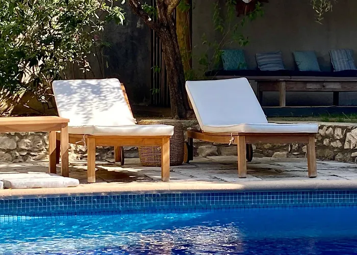 Familial 6 Personnes Climatise, Piscine Partagee Chauffee, Proche Nimes, Uzes, Pont Du Gard, Cevennes Дом отдыха Saint-Genies-de-Malgoires
