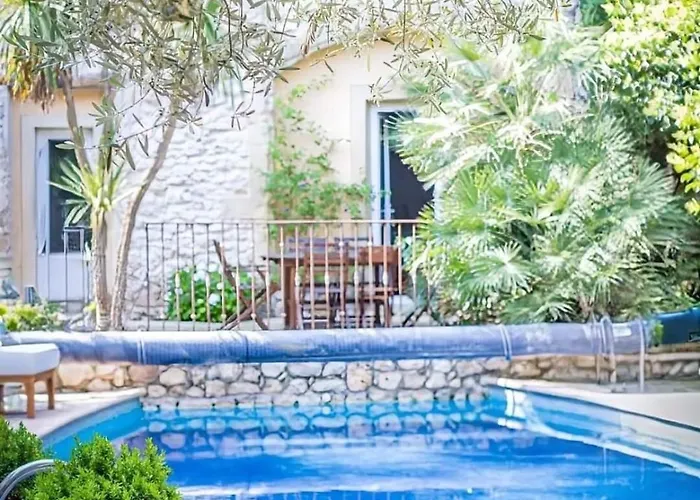 Familial 6 Personnes Climatise, Piscine Partagee Chauffee, Proche Nimes, Uzes, Pont Du Gard, Cevennes *